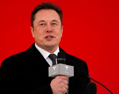 Cổ đông Tesla phàn nàn Elon Musk xao nhãng việc điều hành