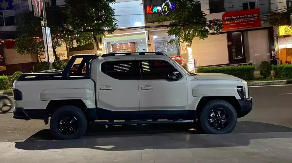 Xe bán tải đầu tiên của Kia bất ngờ xuất hiện tại Việt Nam